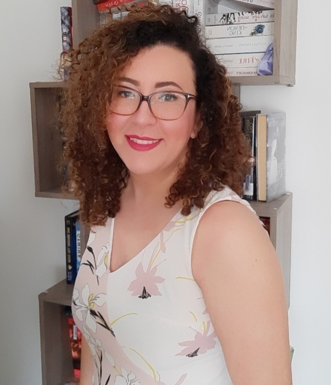 Sara Richards, fantasy romance author